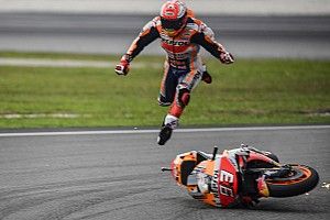 El hombro lleva de nuevo a Márquez a pasar por el quirófano