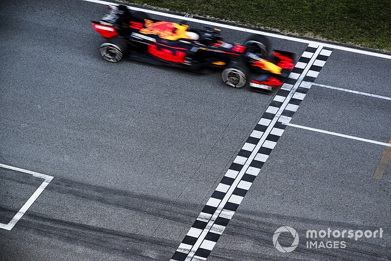 Verstappen resume la primera semana del Red Bull RB16
