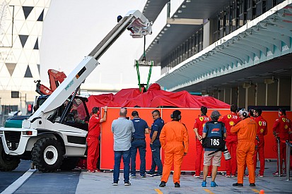 Un accidente de Leclerc protagoniza el cierre de los test de Pirelli