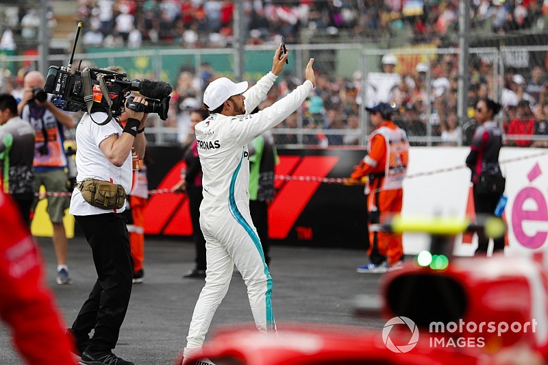 Kulisszatitkok Mexikóból: Hamilton ismét "Verstappen győzelmével" lett bajnok, Rosberg hét címet vizionál