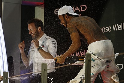 ÉLŐ F1-ES MŰSOR: Hamilton 88 ponttal verte Vettelt, Räikkönen megy, Leclerc érkezik (LIVE)