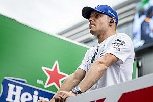 Боттас примет участие в раллийной гонке