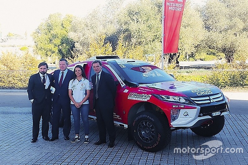 Cristina Gutiérrez presenta el coche con el que correrá el Dakar 2019