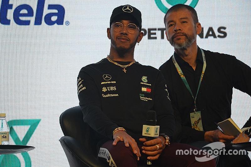 En Brasil, Hamilton dice "sentir presencia de" Senna en Interlagos