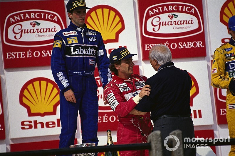 Memória: Há 27 anos, Senna vencia no Brasil e encontrava Fangio no pódio