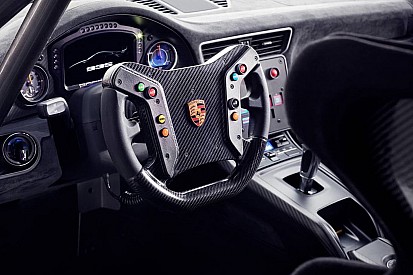 Porsche не відмовиться від керма, педалей і механічної коробки