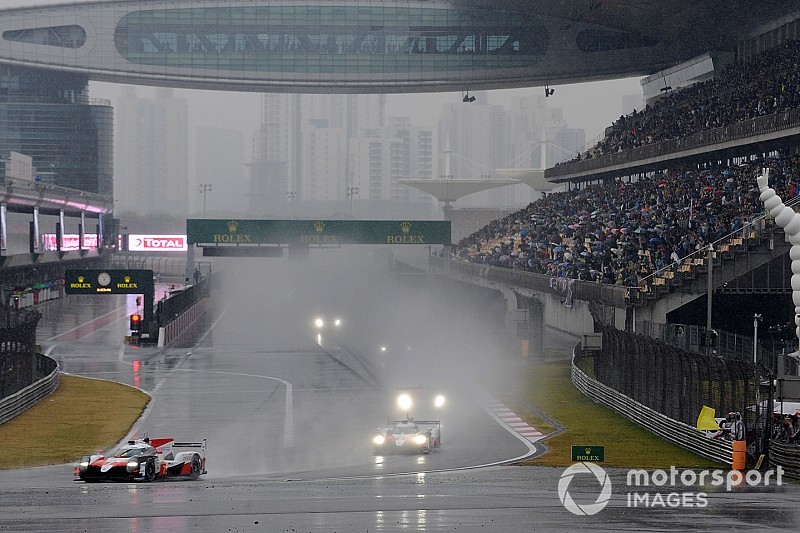 El Toyota de Alonso pierde en boxes una victoria que parecía clara