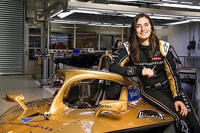 Tatiana Calderon ai test di Al Diriyah della Formula E con DS Techeetah