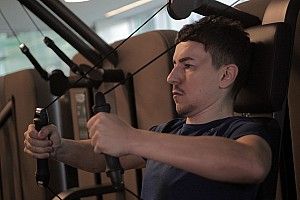 Piccolo giallo su Jorge Lorenzo: va al Pronto Soccorso, ma c'è silenzio sul motivo