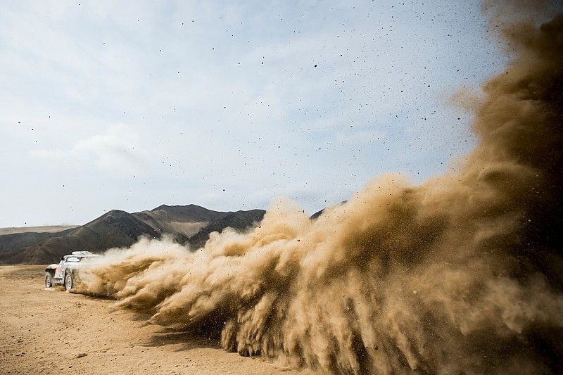 MINI X-Raid vs. Toyota, un duelo que echa chispas