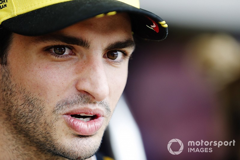 Sainz si augura di guidare la McLaren nei test Pirelli di Abu Dhabi