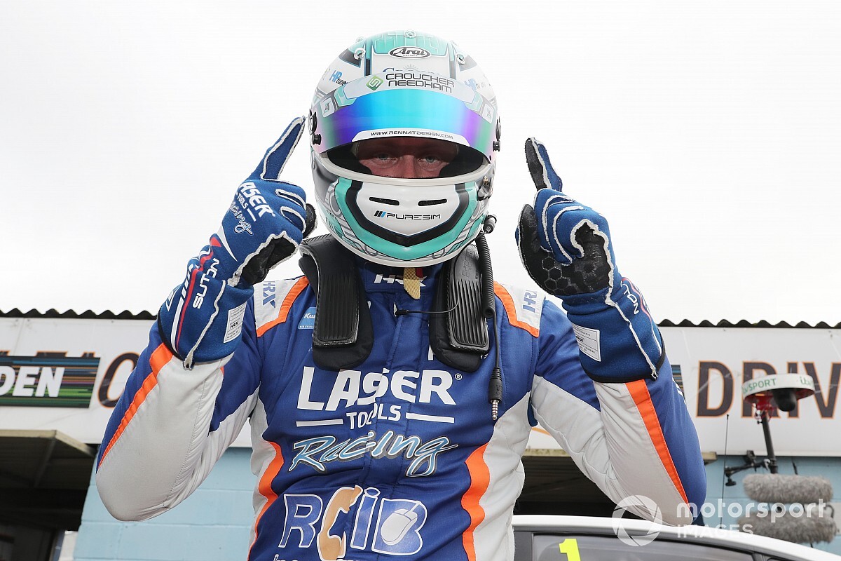 Thruxton BTCC: Sutton grabs pole position in qualifying thriller