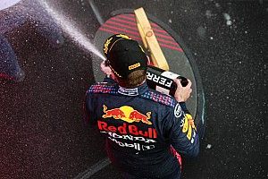 Hakkinen geniet van klasse van Verstappen en Red Bull