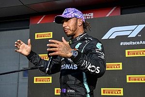 Hamilton : Verstappen ne m'a pas laissé de place