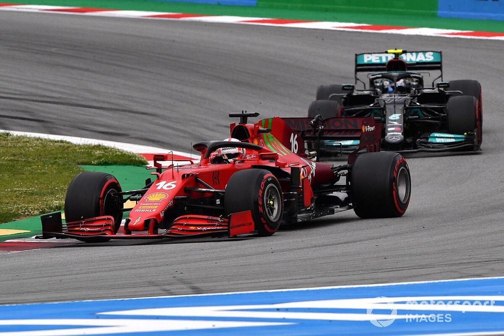 VIDEO: Hoe Leclerc in Spanje Bottas verschalkte