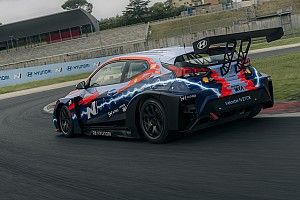 Hyundai Veloster N ETCR: correre a Vallelunga con 680CV elettrici