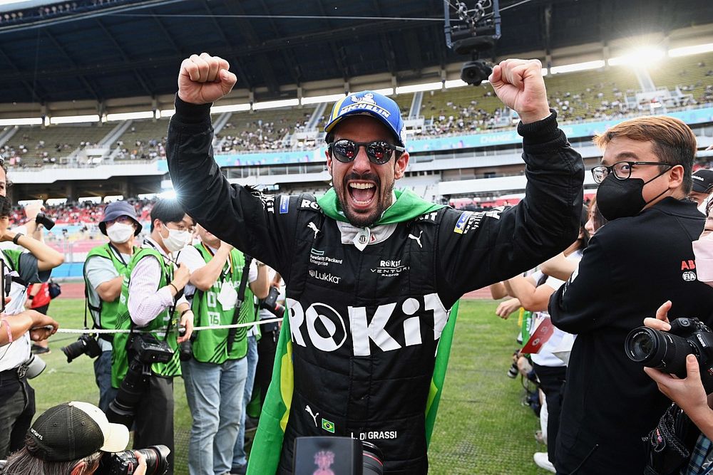 Lucas di Grassi, Venturi Racing, 3rd position, celebrates