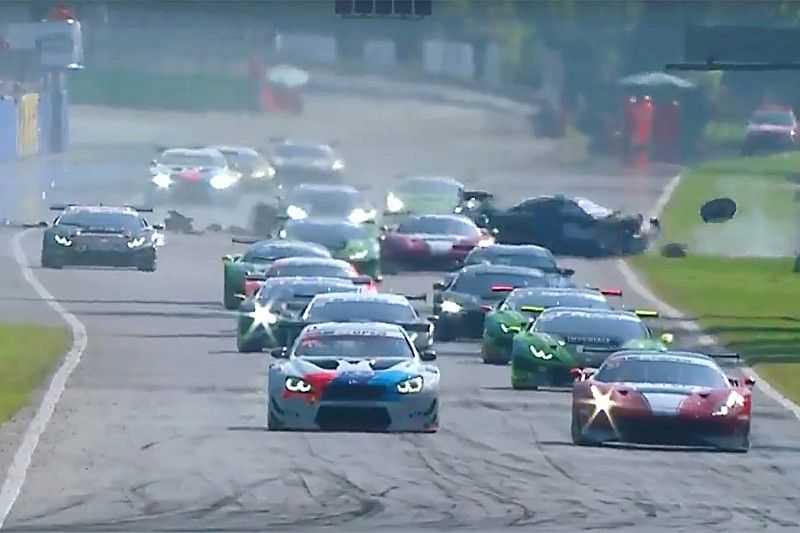 Schwerer Unfall in der GT Open nach Zieldurchfahrt
