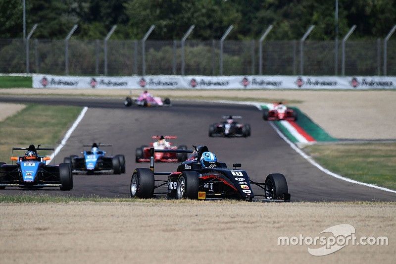 Lorandi vince Gara 1 ad Imola e torna leader del Tricolore di Formula 4