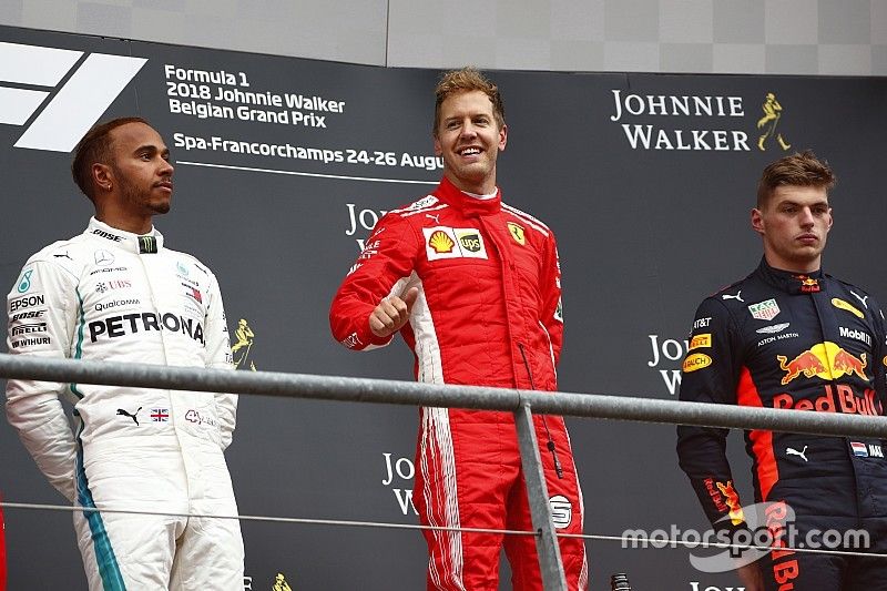 Le vainqueur Sebastian Vettel, Ferrari, le deuxième, Lewis Hamilton, Mercedes AMG F1, le troisièmee, Max Verstappen, Red Bull Racing