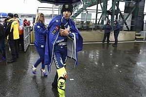 A pálya felszíne miatt maradt el a Brit Nagydíj a MotoGP-ben