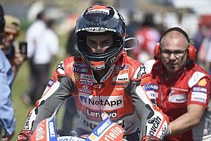 Lorenzo: "Ducati prefirió subir el sueldo a Dovizioso y fichar un piloto más barato"