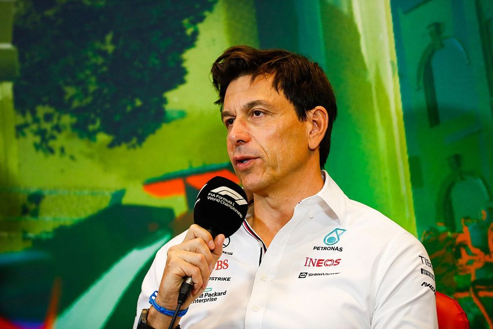 Wolff, Mercedes'in Hamilton'dan memnun olduğunu açıkladı