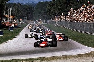 Felajánlás Hamiltonnak: egy legendás Ferrarit vezethet!