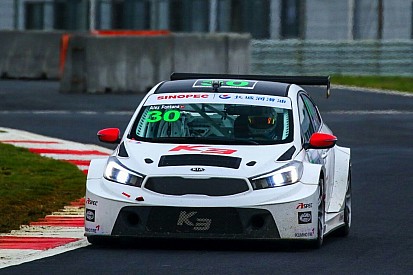 In Asia un’avaria “stoppa” il poleman Alex Fontana
