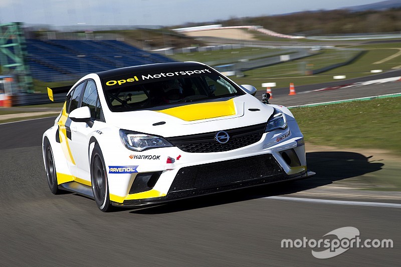 Neuer TCR-Tourenwagen von Opel vor Debüt auf der Nordschleife