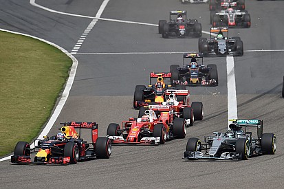 Red Bull "snapping at the ankles" of Ferrari - Horner