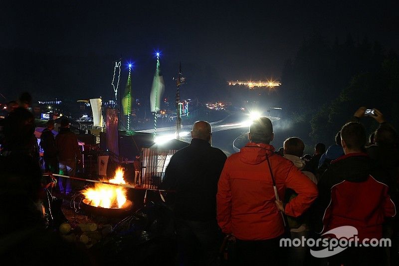 Die 24 schönsten Bilder vom 24-Stunden Rennen auf der Nürburgring-Nordschleife