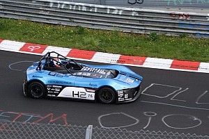 La “Forze VI” a idrogeno stupisce sul Nordschleife!