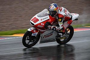 Moto3 Sachsenring: Pawi tegaskan status raja trek basah