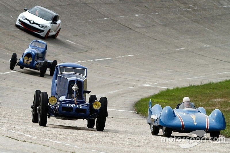 Le corse e la Renault: un feeling che dura da 115 anni