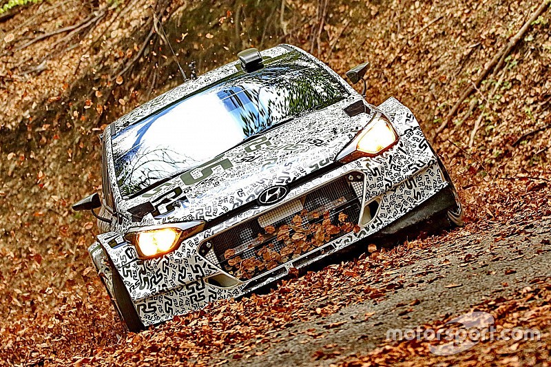 Más de 900 km de pruebas sobre asfalto en Italia para el Hyundai i20 R5