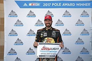 Truex se queda con la pole tras superar a Harvick