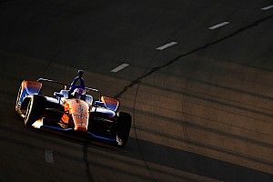 Диксон выиграл гонку в Техасе и возглавил чемпионат