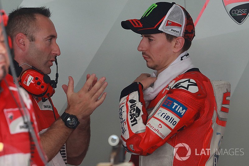 VIDEO: Ducati lakukan team order?