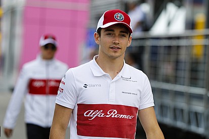 Leclerc: A végcélom a piros autó...