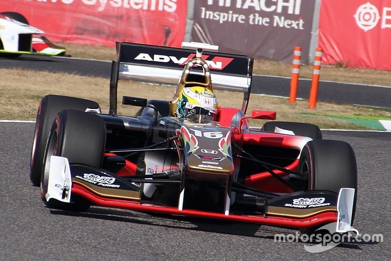鈴鹿ファン感でSFフリー走行。無限16号車が”金色”マシンに!?