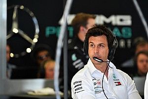 Wolff esclarece comentário sobre Bottas "ajudante"