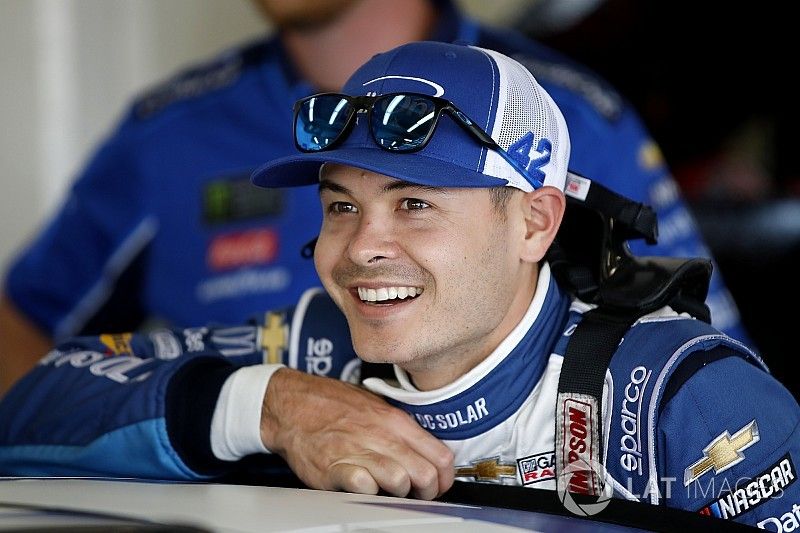 Kyle Larson leads Ganassi 1-2 in pre-qualifying practice at Phoenix