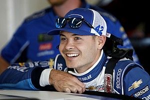 Kyle Larson leads Blaney in first Cup practice at Kentucky