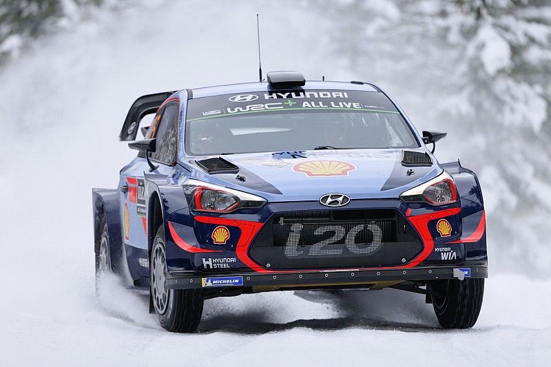 Svezia, PS3: Neuville vince la speciale e va in testa alla corsa