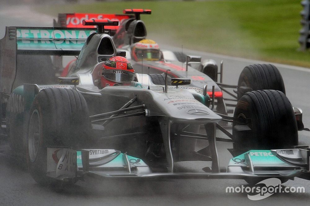 Michael Schumacher, Mercedes AMG F1 W02, Lewis Hamilton, McLaren MP4-26