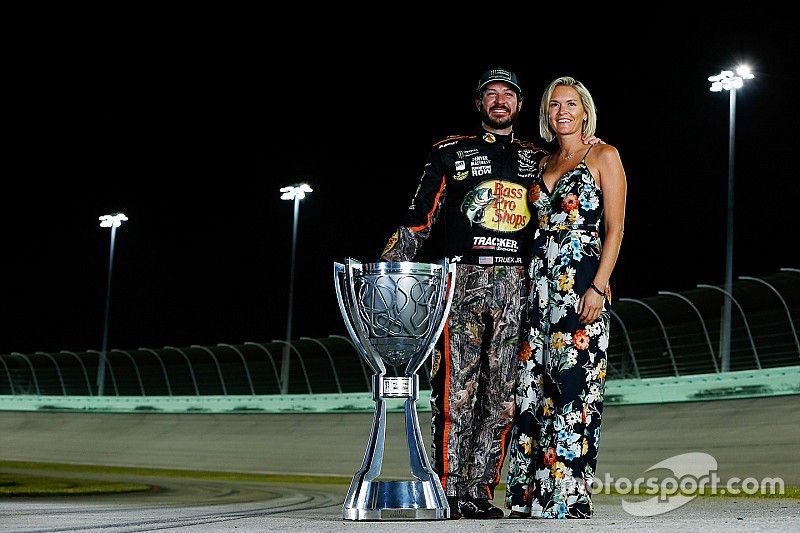 2017 champion Martin Truex Jr., Furniture Row Racing Toyota, Sherry Pollex