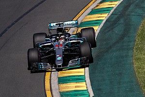 Melbourne, Libere 2: Verstappen fra le Mercedes, Kimi è vicino