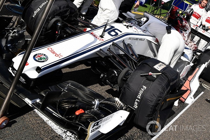 Технический анализ: умные решения в подвеске Sauber