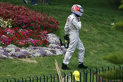 Räikkönen felejthetetlen pillanata Monacóból: elfüstöl a McLaren, majd irány a hajó
